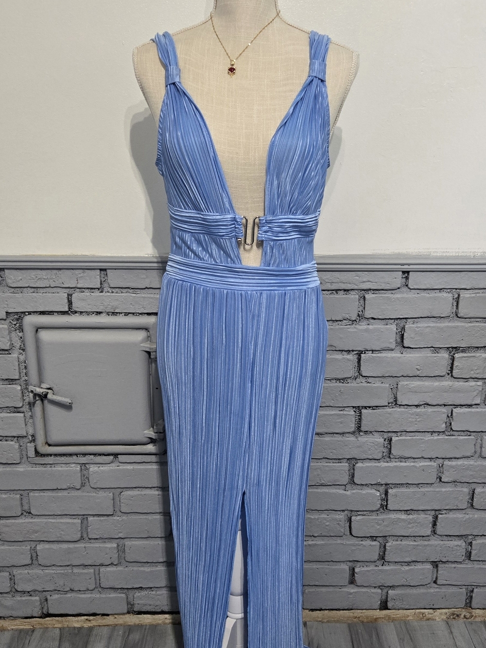 SHEIN Sky Blue Pleated Deep V Maxi Dress with Front Clasp